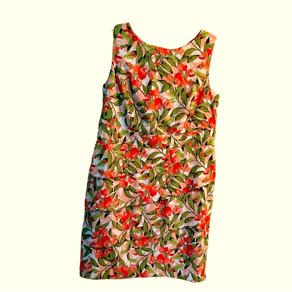 Summer events! Flattering style. Size 14W.  By connected apparel.